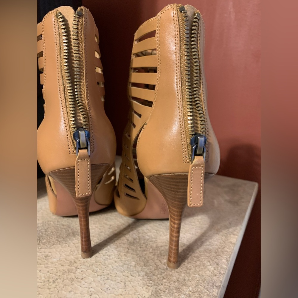 Nine West Bessy Tan Leather Bootie Size 7 - Picture 8 of 10